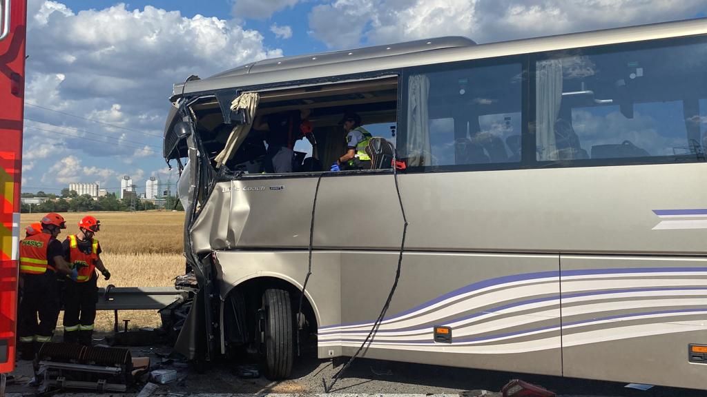 Nehoda dvou autobusů očima policejního fotografa
